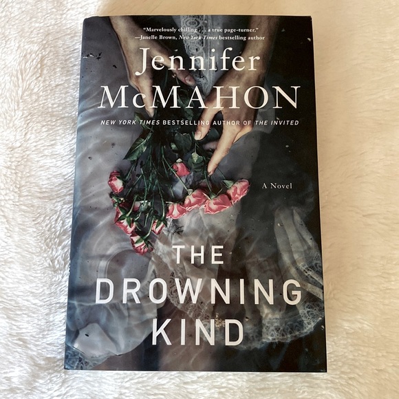 EUC Hardcover book "The Drowning Kind" by Jennifer McMahon 🌸 BUY 2/$9 - Picture 1 of 11